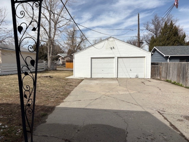 Building Photo - 720 E 15th St