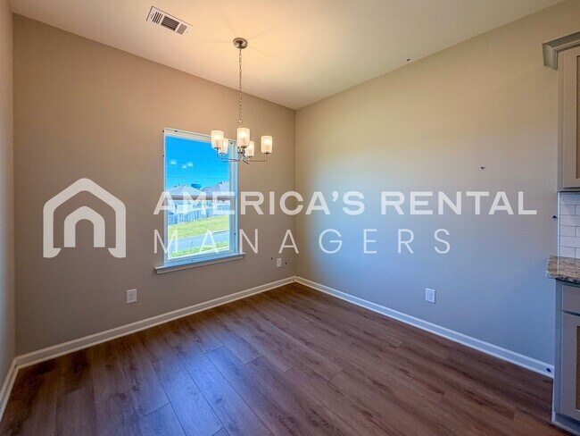 Building Photo - DEPOSIT PENDING!!! - Brand New Three Bedroom Hudson Plan for Rent in Tuscaloosa! Sign a 13-month ...