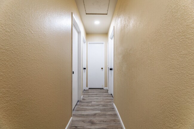 Building Photo - 21249 Figueroa St