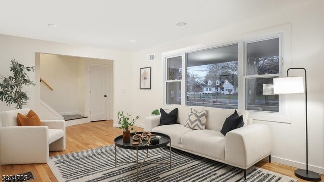 Building Photo - 91 Hillcrest Rd