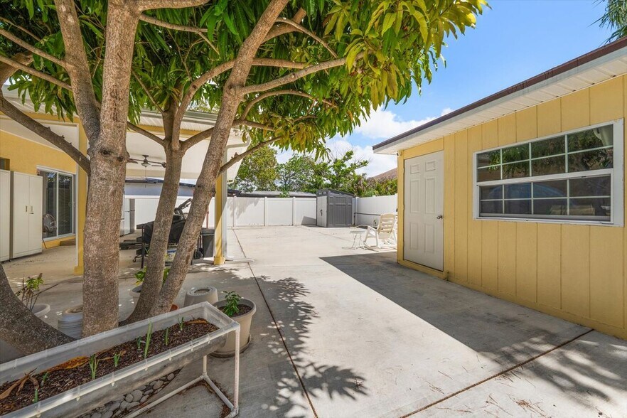 Building Photo - 2314 W Dewey St