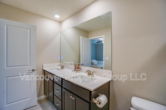 Building Photo - 7120 NE 153rd Pl