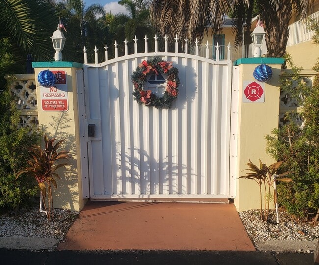 Gated Combination Entrance - Villa Alicia