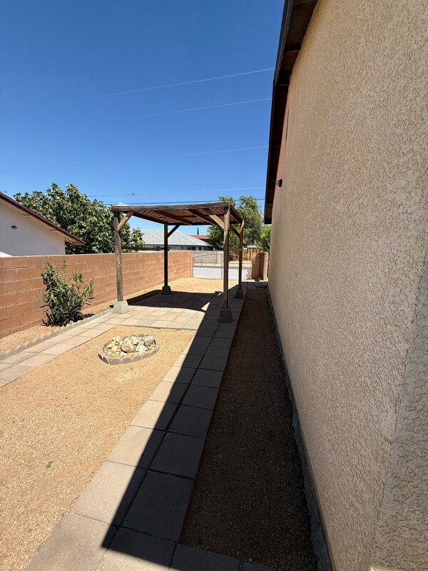Building Photo - 2747 Chambers Ave