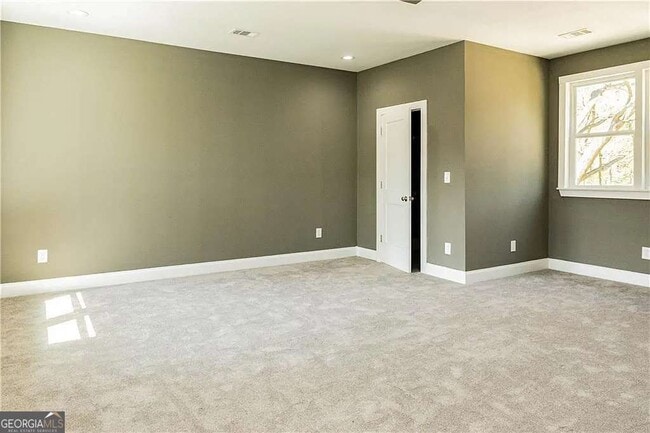 Building Photo - 1433 Merriman Ln NE