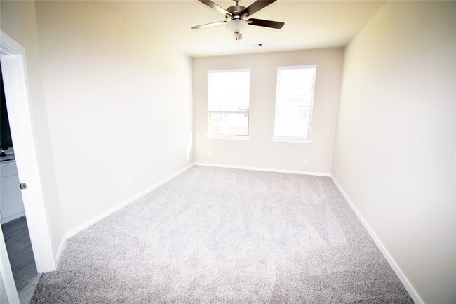 Building Photo - 9442 Starlight Oak Dr