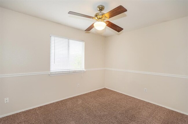 Building Photo - 170 Masonwood Dr