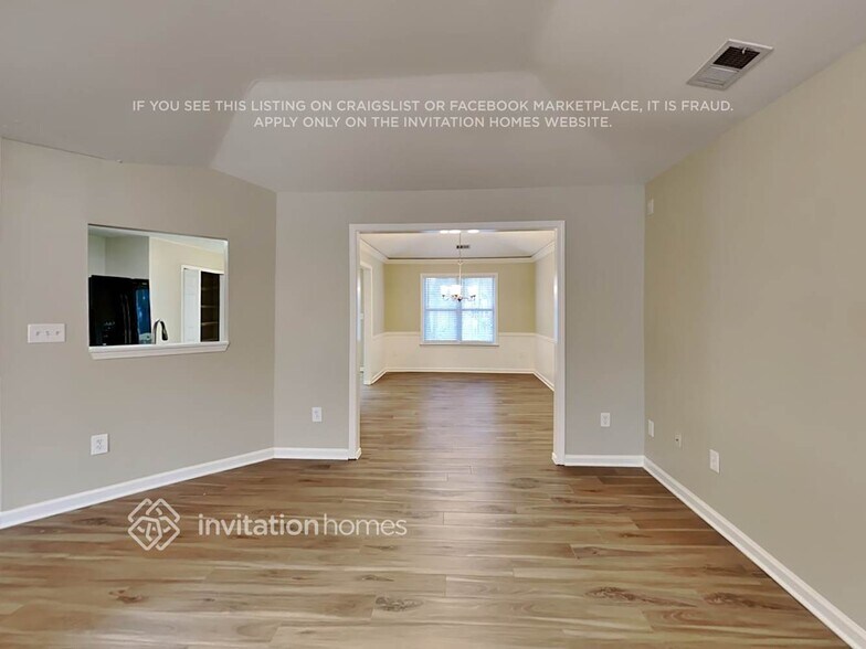 Building Photo - 4950 Promenade Dr SW