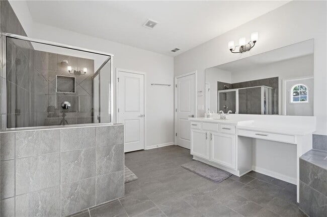 Building Photo - 4440 Kendall Pointe Dr