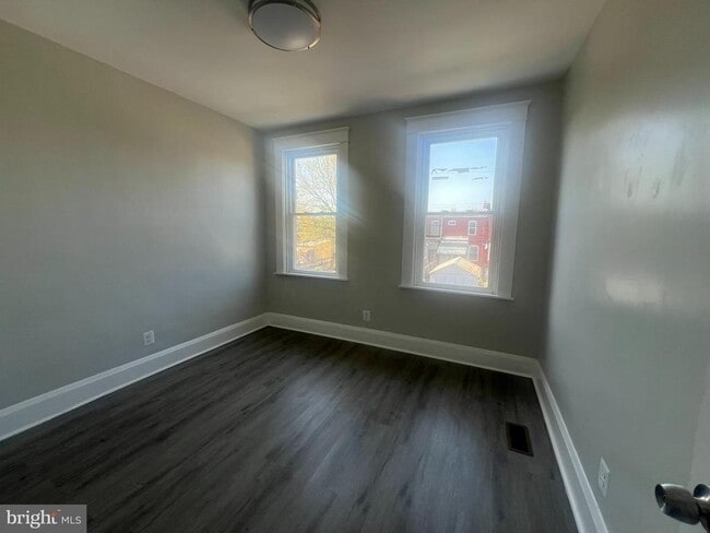 Building Photo - 3031 Shannon Dr