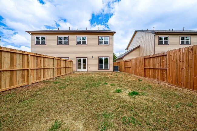 Building Photo - 5530 Hirondel St