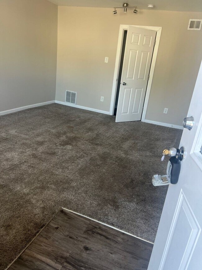 Building Photo - 3334 Michigan St