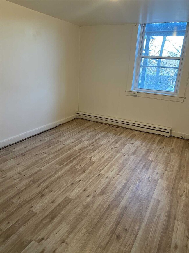 Building Photo - 139 Rombout Ave