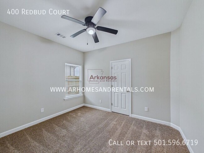 Building Photo - 400 Redbud Ct