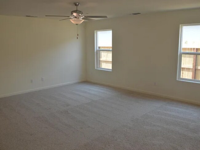 Building Photo - 765 Jessie Dr