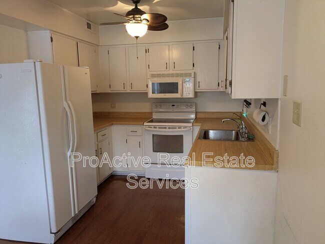 Building Photo - 1326 W Ocean View Ave