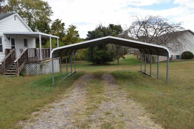 Building Photo - Charming 3-Bedroom Home in Hickory – $1,450/mo
