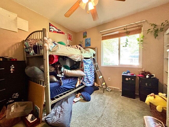 Building Photo - 3 bed, 2.5 Bath House in Central-West Fort Collins! Available July 10th!