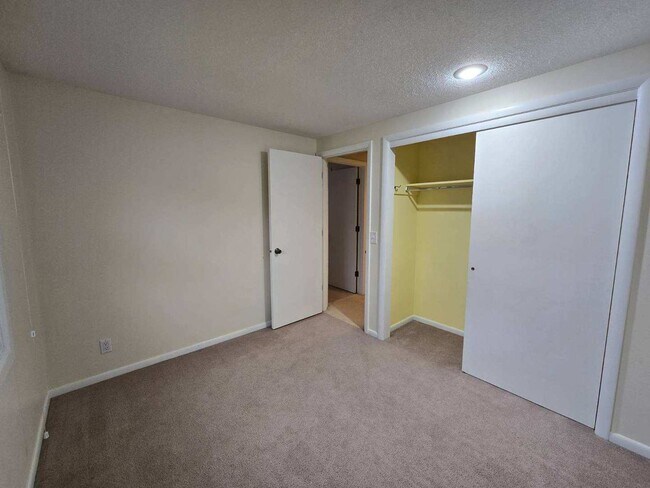 Building Photo - 5109 Coachman Rd