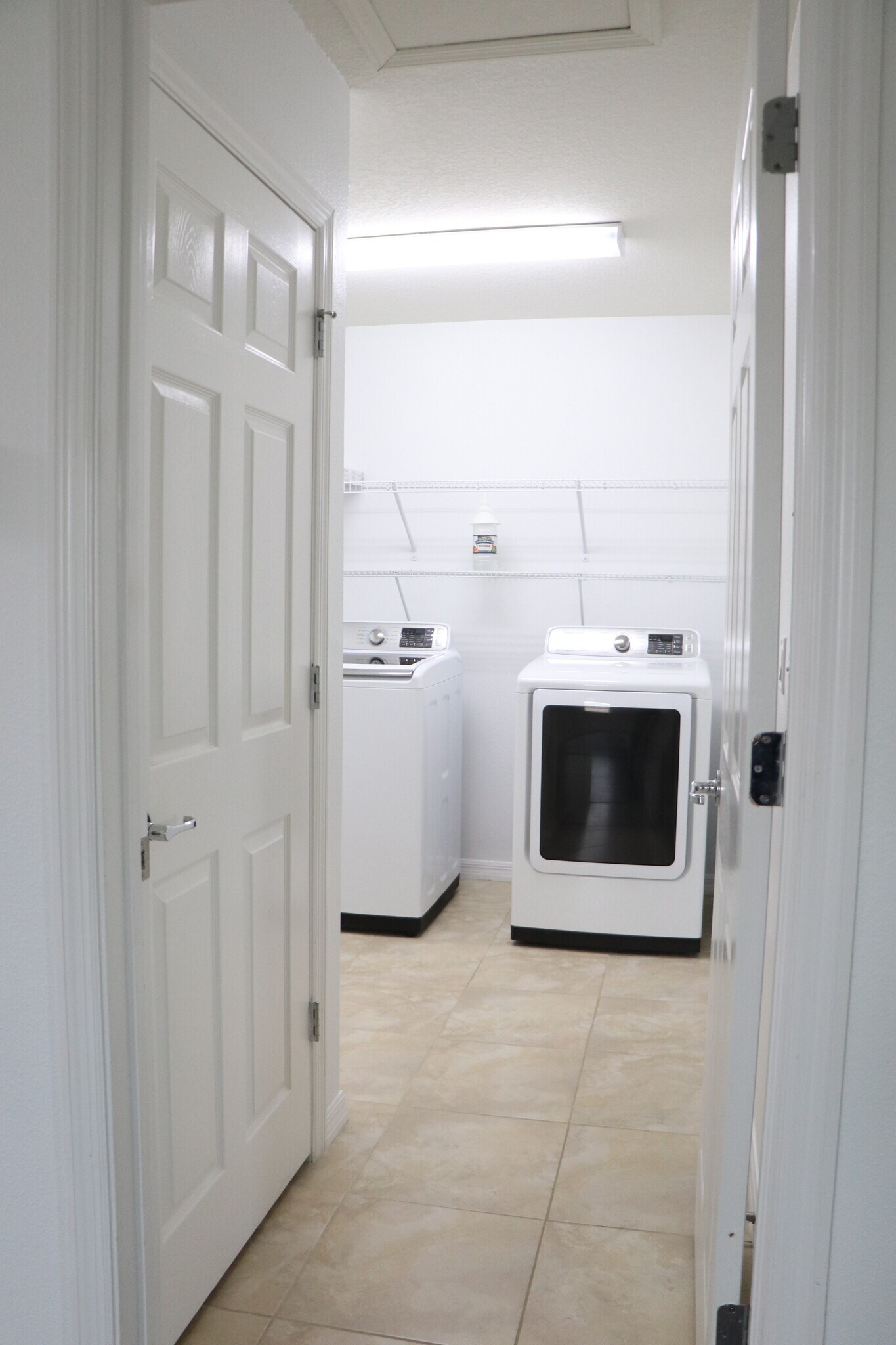 Building Photo - 5239 Fallen Leaf Dr