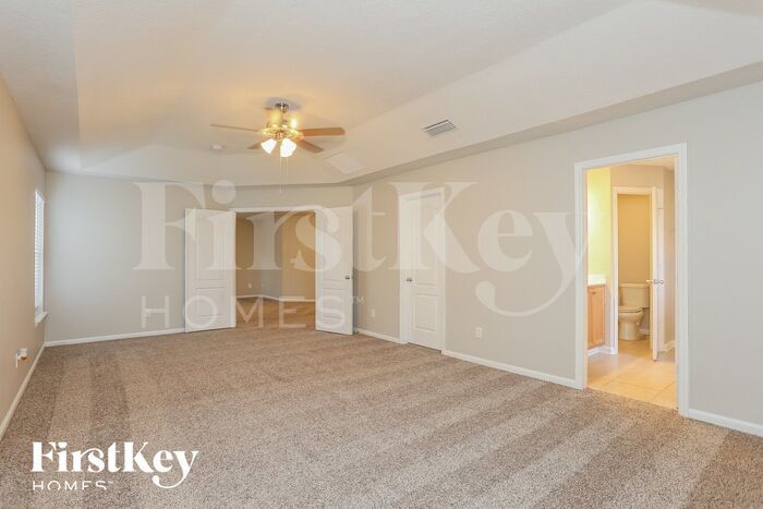 Building Photo - 76112 Deerwood Dr