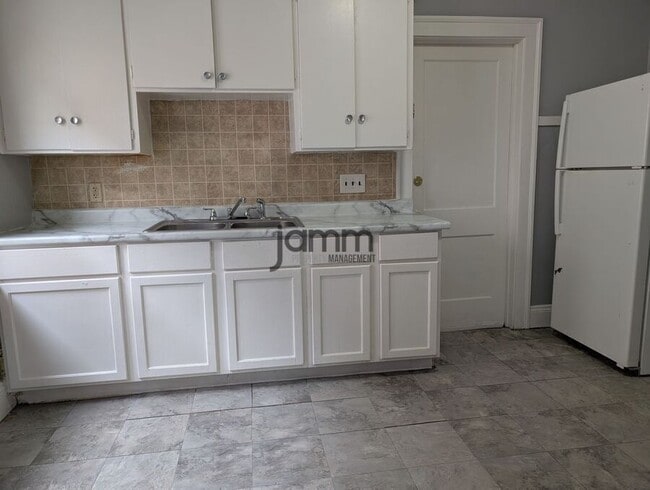 Building Photo - 10711 Joan Ave