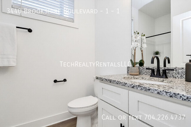 Building Photo - 3440 Brookshire Blvd