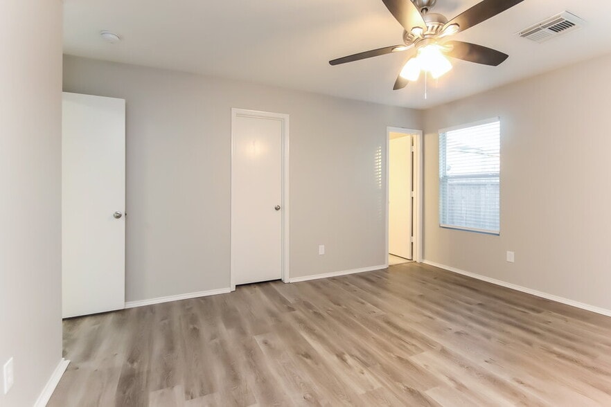 Building Photo - 14435 Acuna Ln