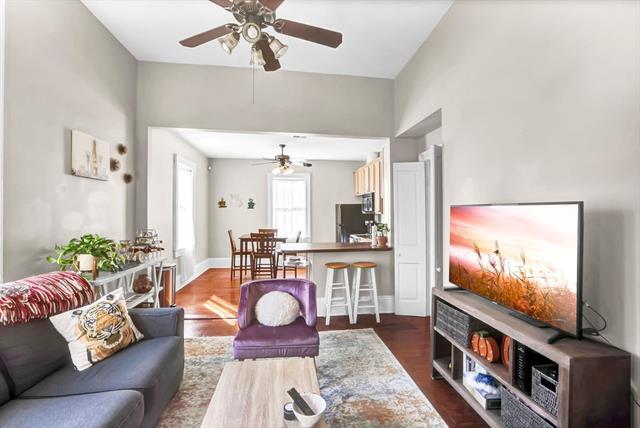 Building Photo - 5024 Magazine St