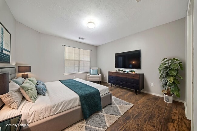 Building Photo - 33127 Cottonwood Bend