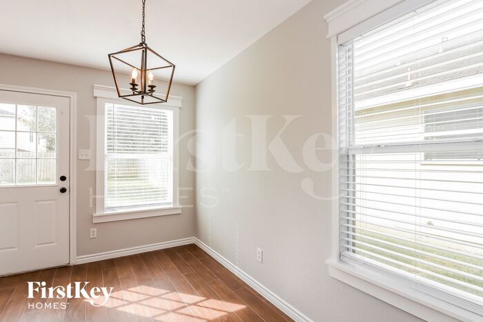 Building Photo - 18215 Barkers Crest Dr