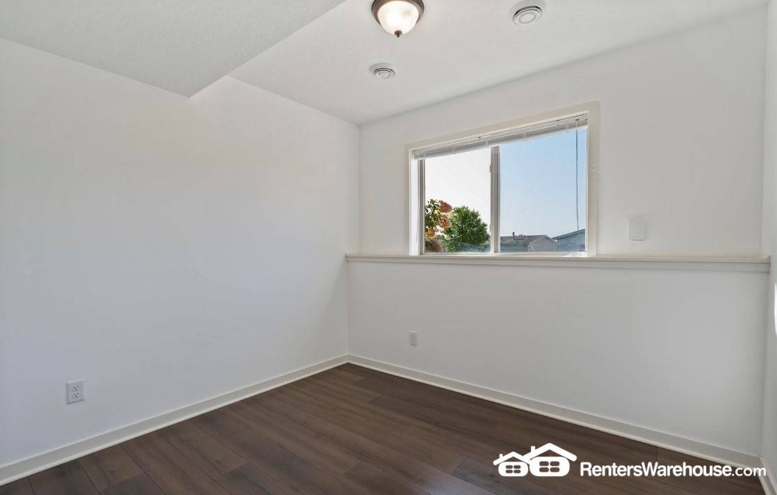 Building Photo - 3832 McIntosh Dr NW