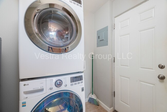 Building Photo - 3680 Grape St