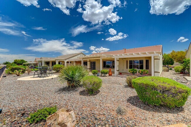 Building Photo - GEM IN SUN CITY ANTHEM!