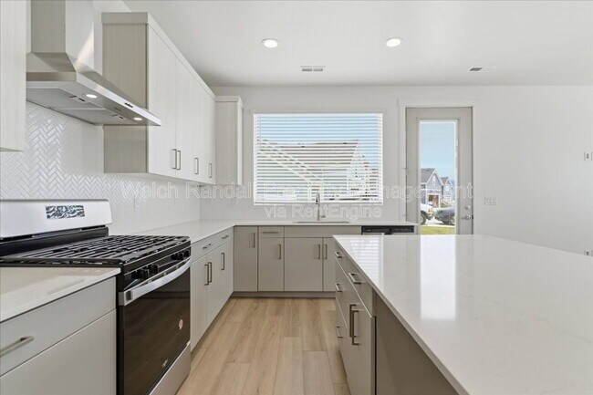 Building Photo - 3672 S 4525 W