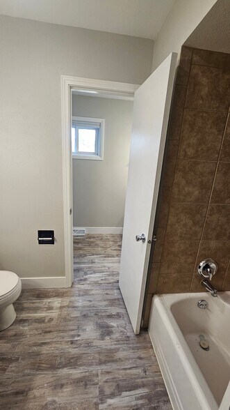 Building Photo - 1029 Durango Dr