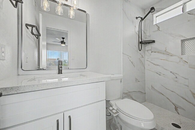 Building Photo - 2303 E Inverness Ave