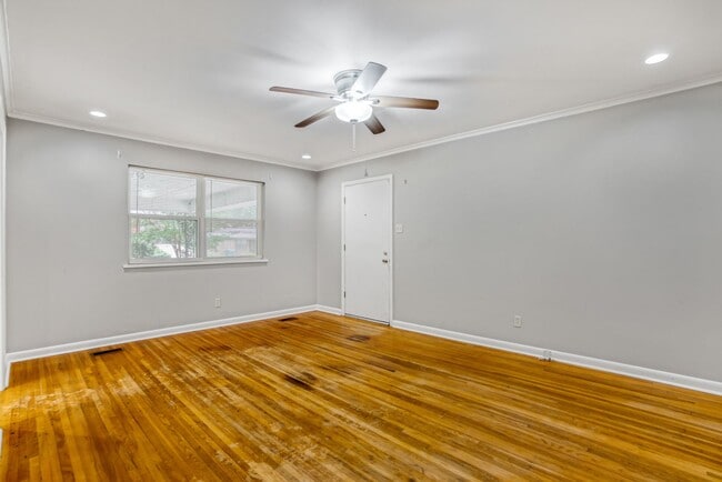 Building Photo - Adorable Midtown Duplex