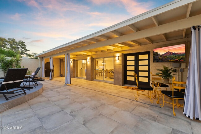 Building Photo - 7258 E Loma Ln