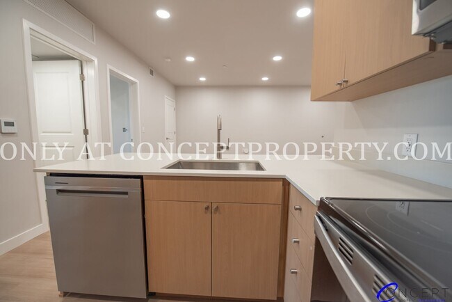 Building Photo - 2 Bed 2 Bath! Stylish, Smart, and Serene — The New Standard of Affordable Modern at Studio Crossing