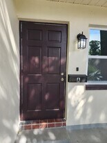 Building Photo - 558 Clearwater Largo Rd N