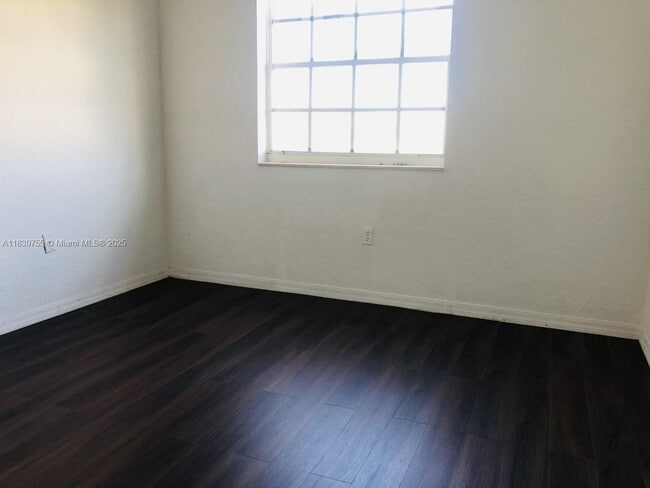 Building Photo - 5670 NW 116th Ave
