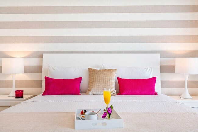 Building Photo - 485 Brickell Ave