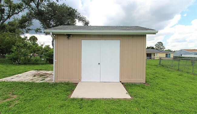 Building Photo - 5316 Malamin Rd