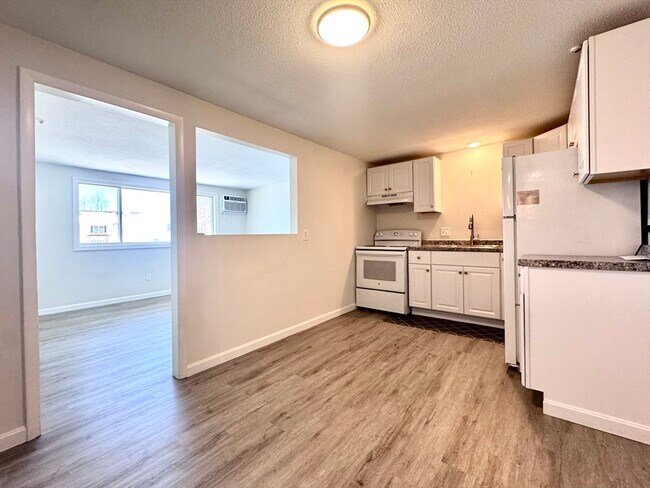 Building Photo - 50-58-58 Walnut St