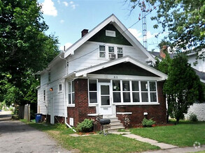 Building Photo - 3 Bedroom House