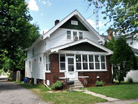 Building Photo - 3 Bedroom Home