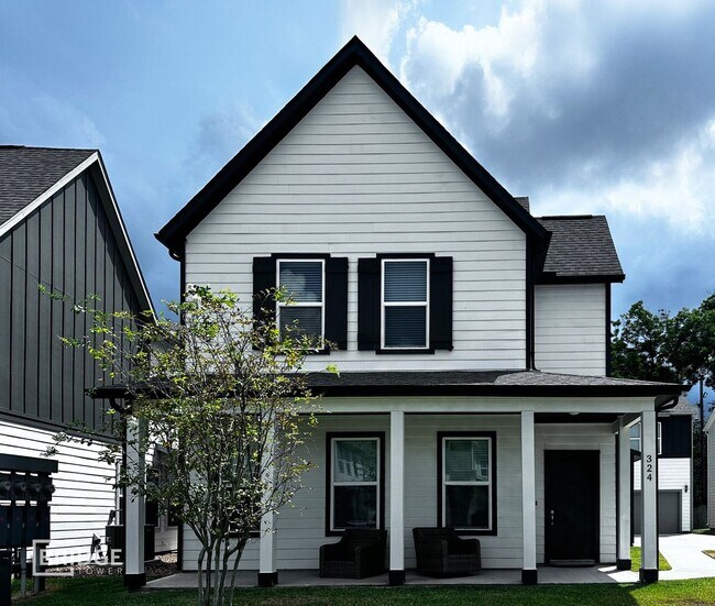 Building Photo - 324 Huisache St