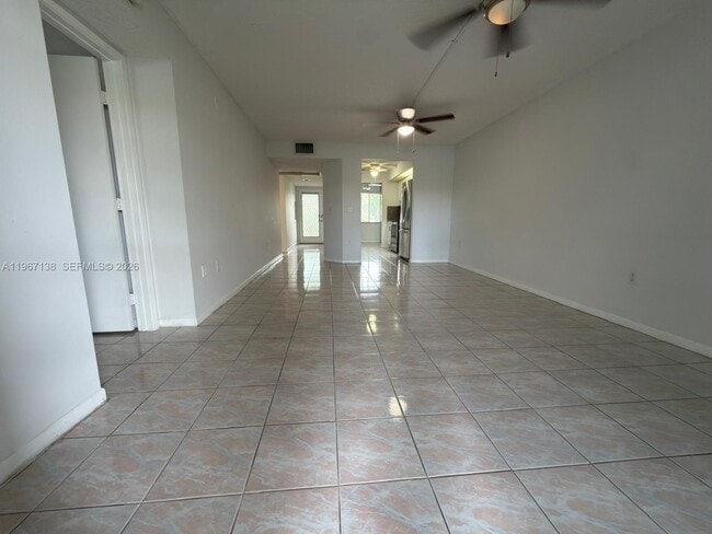 Building Photo - 950 SW 138th Ave