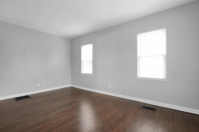 Building Photo - 2229 Middlehurst Dr